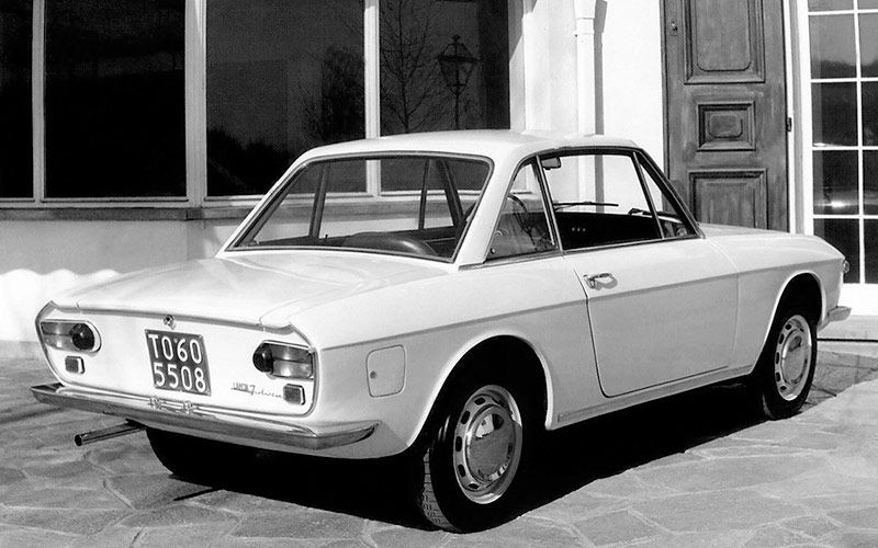 immagine Lancia Fulvia 1.2: vista posteriore (Foto presentazione 1965)