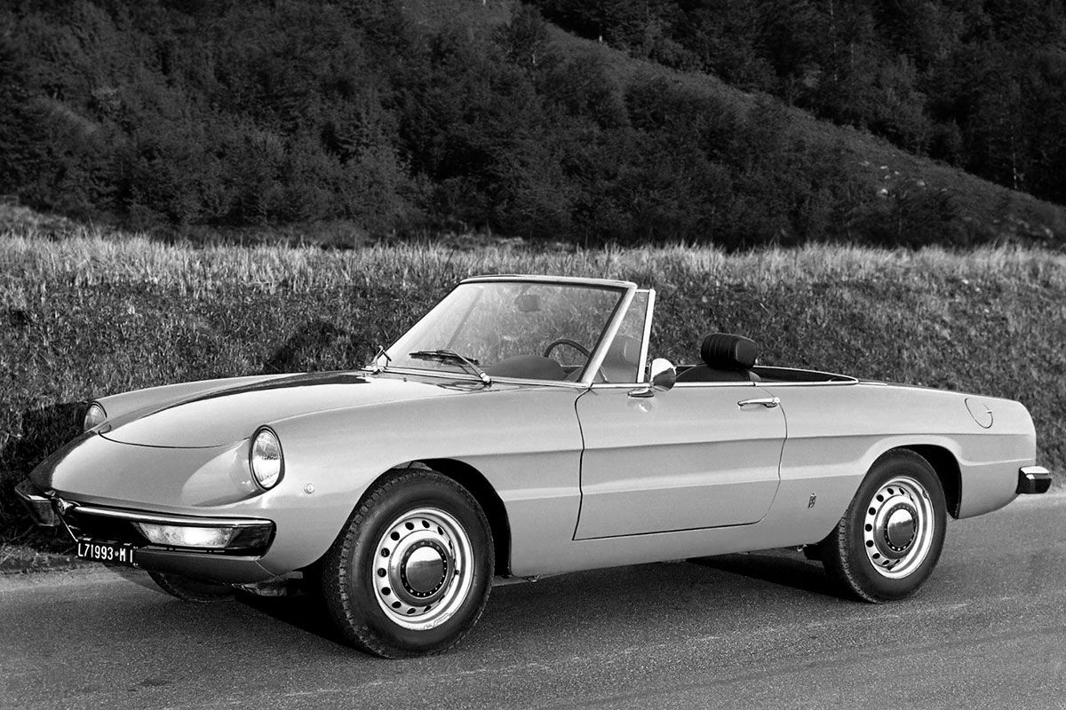 Foto di una spider anni '70, l'Alfa Romeo Spider 1300 Junior "coda tronca"