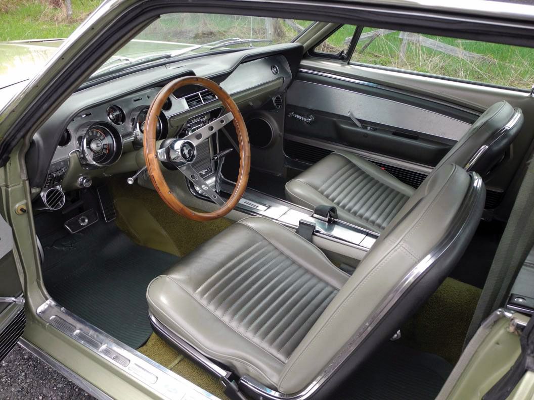 interni della Ford Mustang del 1967