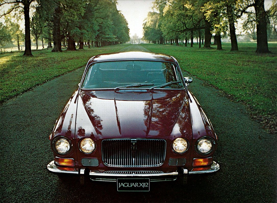 Estratto brochure Jaguar XJ12, vista frontale