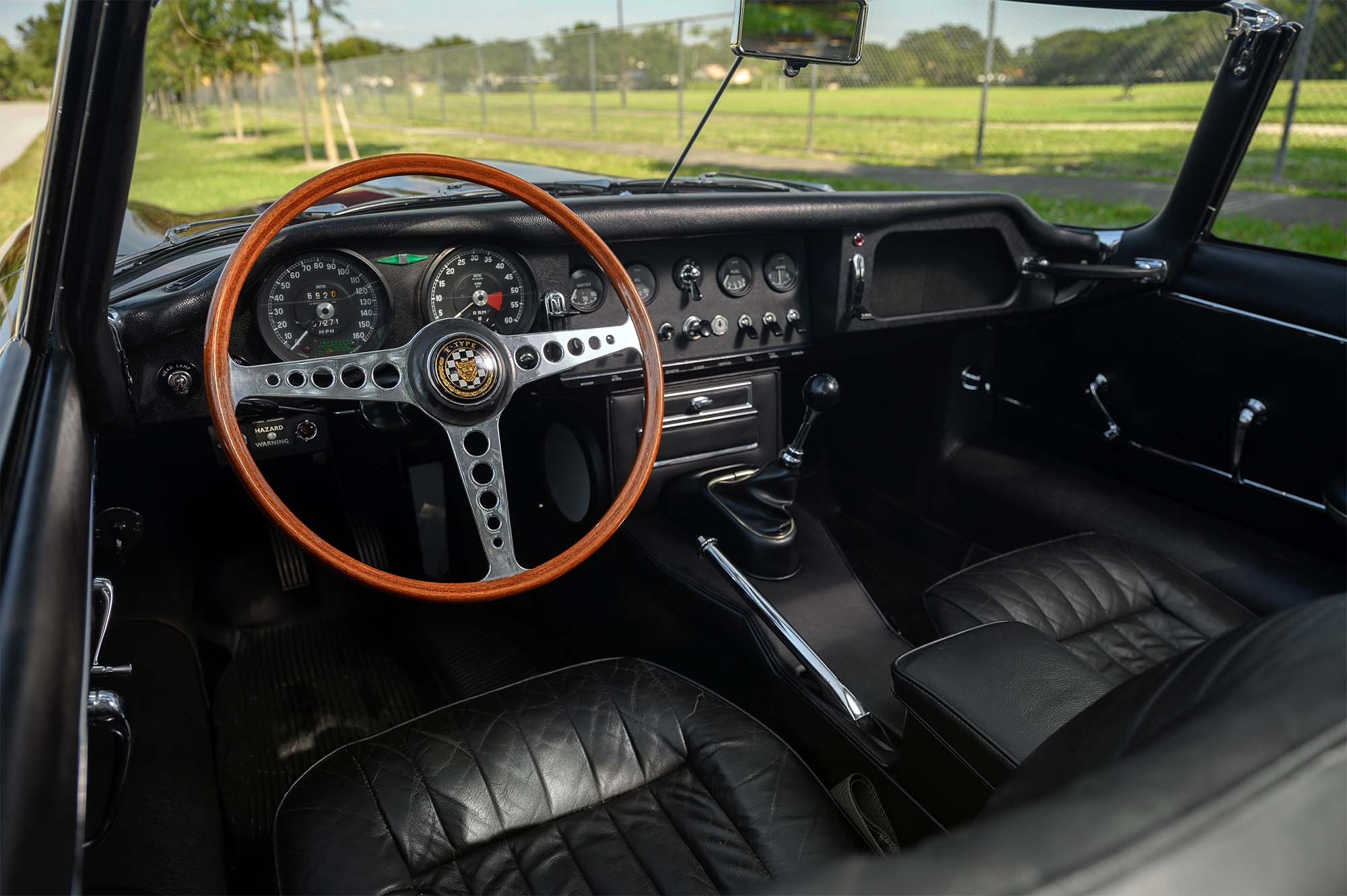 Gli interni e l'abitacolo della Jaguar E-Type "1.25" del 1967