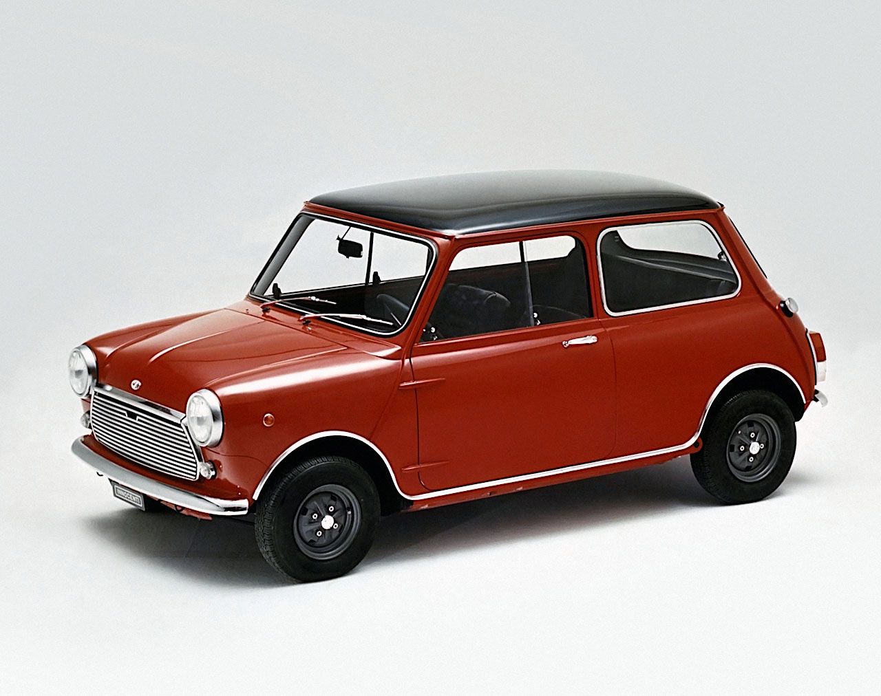 Una Innocenti Mini Cooper MK2 colore rosso