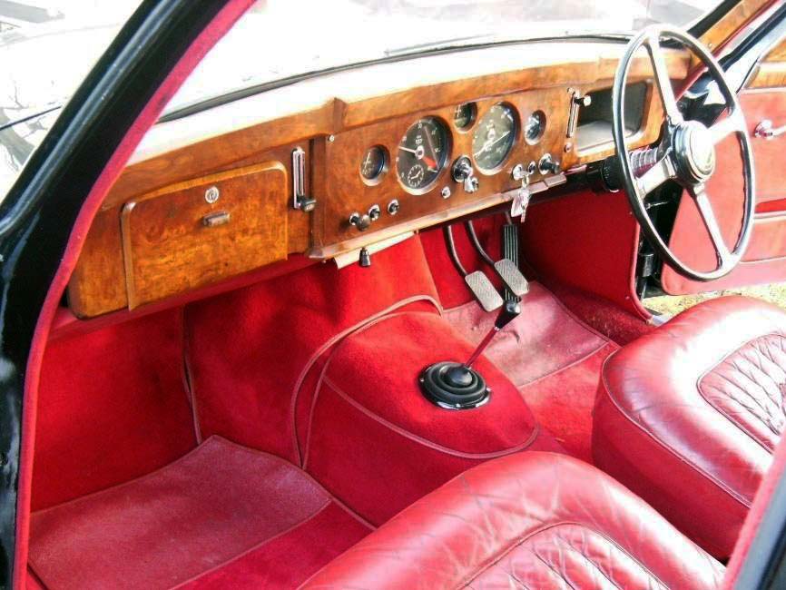 Gli interni della Jaguar Mark 1 (primi modelli).