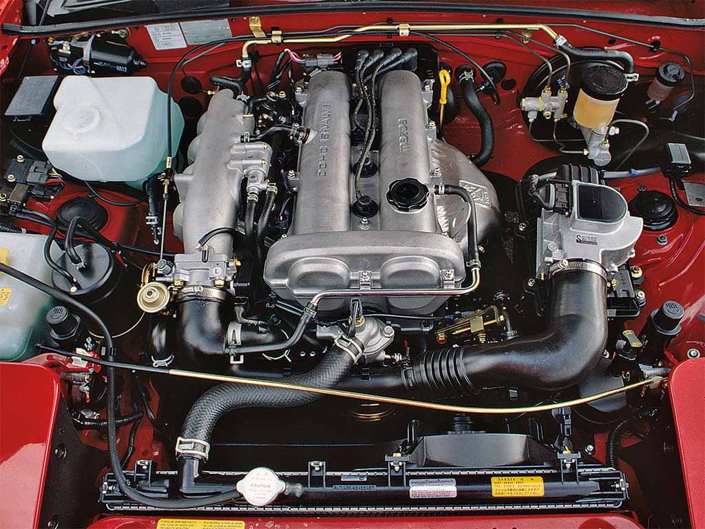 il motore della Mazda MX-5 1.6 del 1990