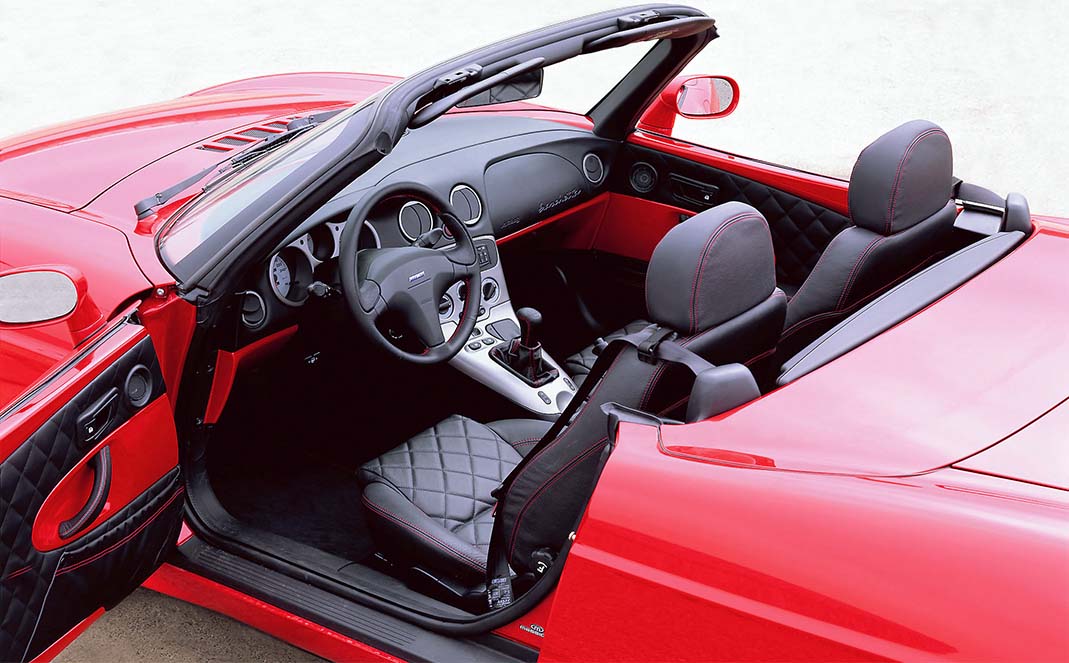 Gli interni della Fiat Barchetta Limited Edition del 1999 destinata al giappone e alla germania. Qui si vedono i sedili trapuntati