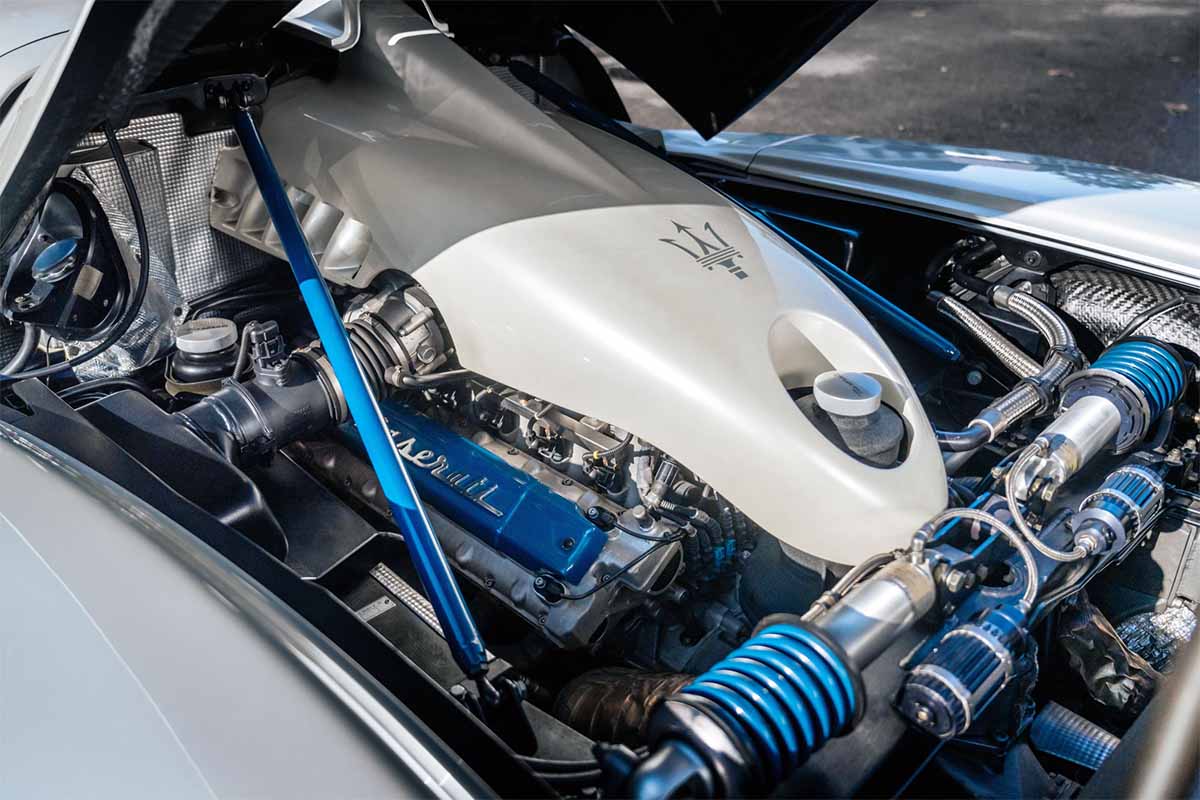 Il motore 12 cilindri a V della Maserati MC12